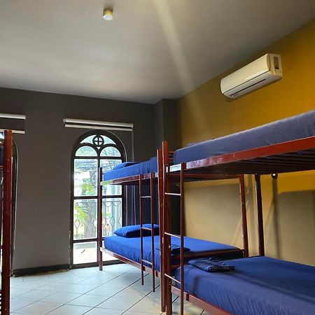 Alajuela Backpackers Airport Hostel Екстер'єр фото