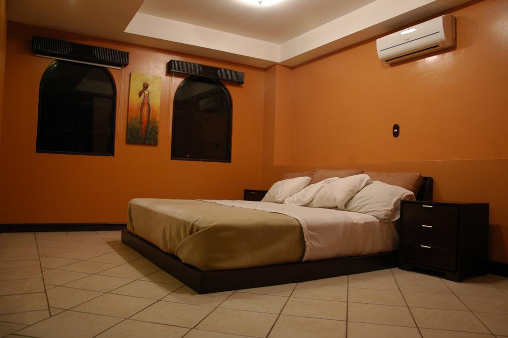 Alajuela Backpackers Airport Hostel Екстер'єр фото