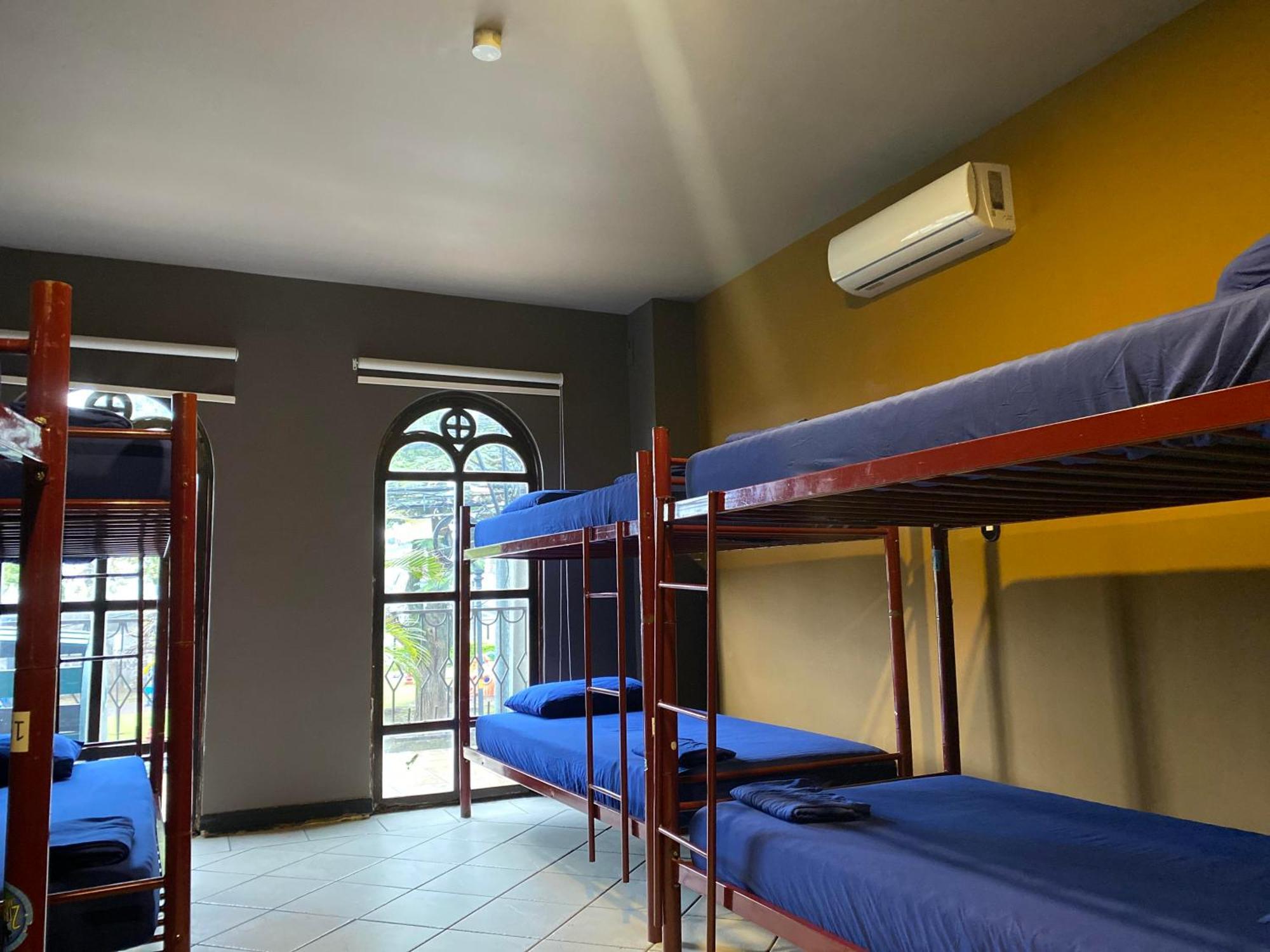 Alajuela Backpackers Airport Hostel Екстер'єр фото